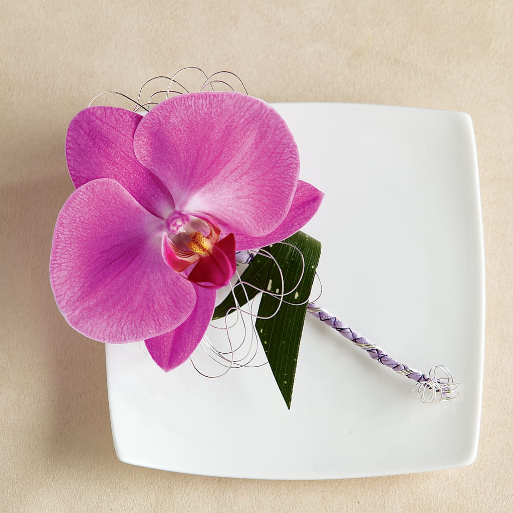 Glorious Boutonniere – Watsons Florist, Sullivan MO