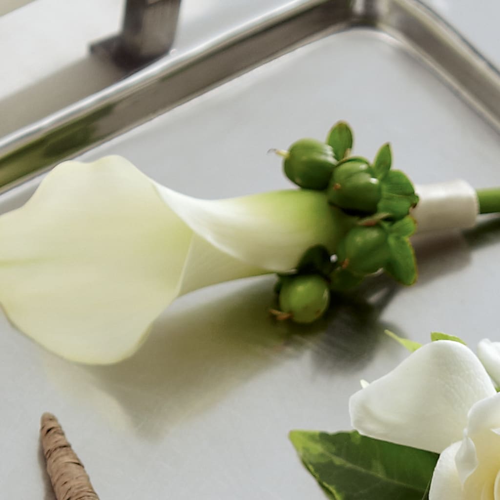 White Calla Boutonniere – Watsons Florist, Sullivan MO