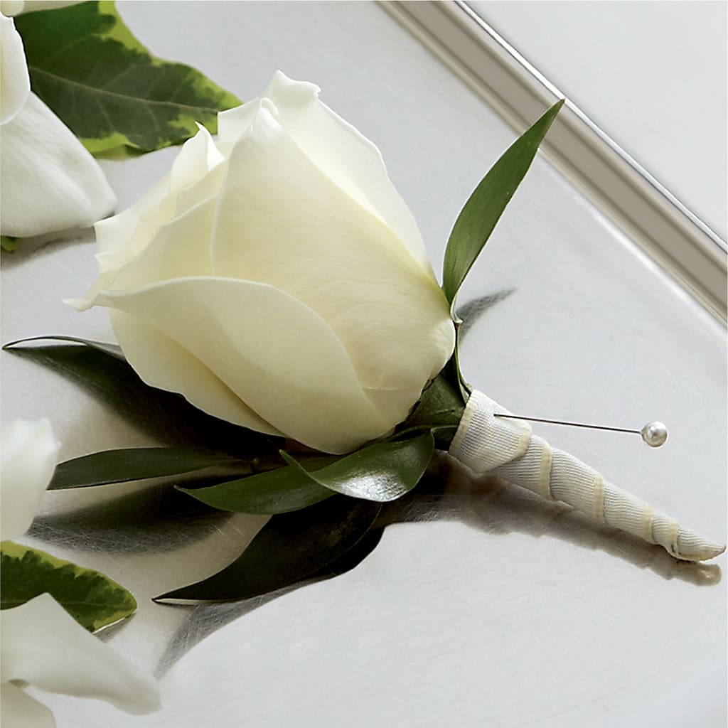 White Rose Boutonniere – Watsons Florist, Sullivan MO