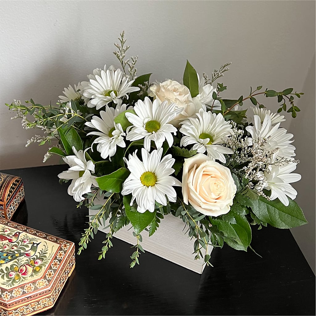 Fresh Linen Box Bouquet –  Watsons Florist, Sullivan MO