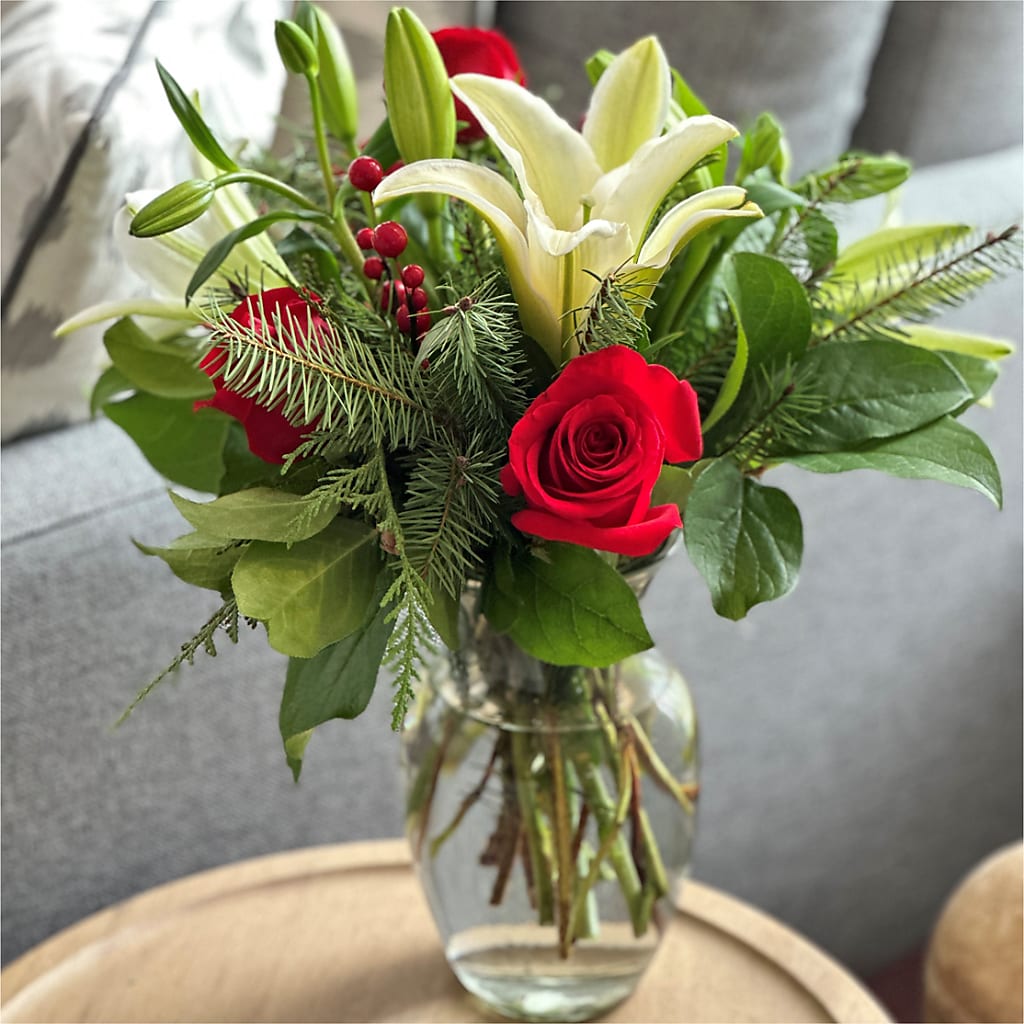 Sparkling Snowflakes Bouquet –  Watsons Florist, Sullivan MO